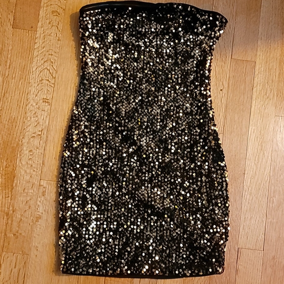 Forever 21 gold sequin dress - Picture 2 of 2